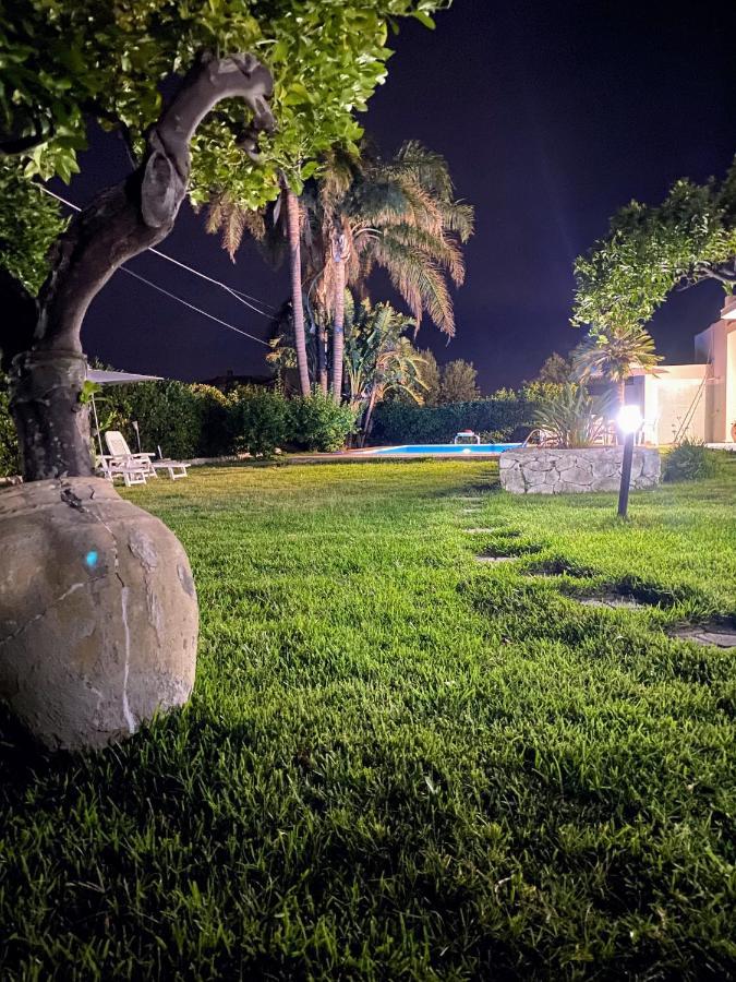 Casa Vacanza Le Tre Palme Apartment Floridia Exterior photo