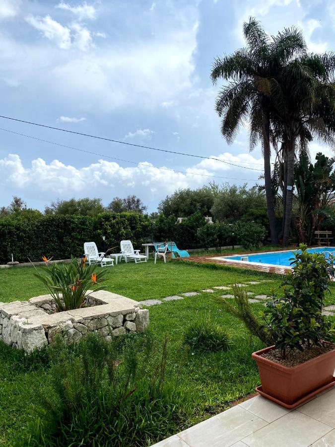 Casa Vacanza Le Tre Palme Apartment Floridia Exterior photo